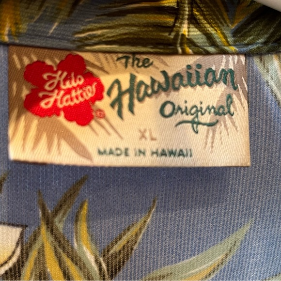 Authentic made in Hawaii button down shirt - Picture 2 of 5